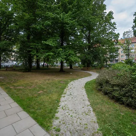 Apartament Z Ogrodkiem Zielona Okolica By Renters 公寓 *