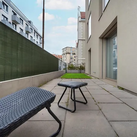Apartament Z Ogrodkiem Zielona Okolica By Renters 公寓 *